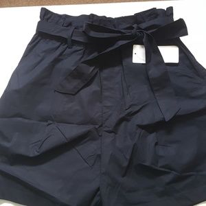 UNIQLO Women High Rise Belted Shorts / Paper boy